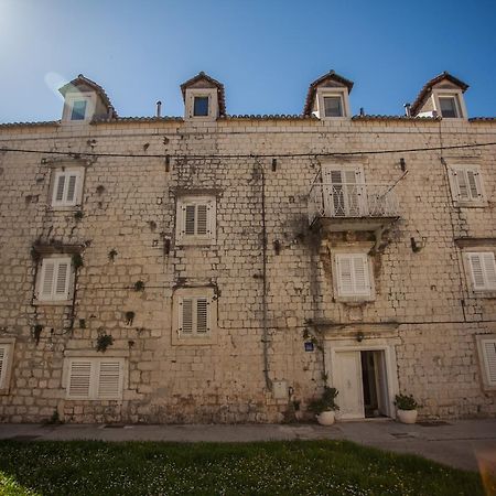 Top-Floor Apartment in Trogir Center Buitenkant foto