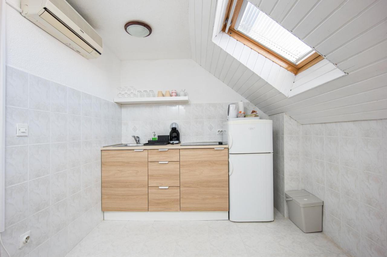 Top-Floor Apartment in Trogir Center Buitenkant foto