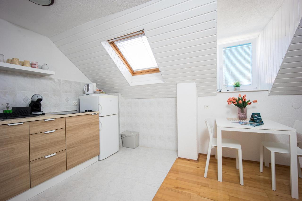 Top-Floor Apartment in Trogir Center Buitenkant foto
