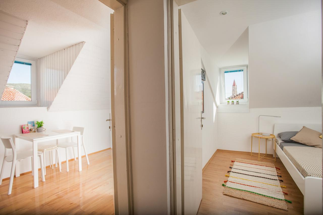 Top-Floor Apartment in Trogir Center Buitenkant foto