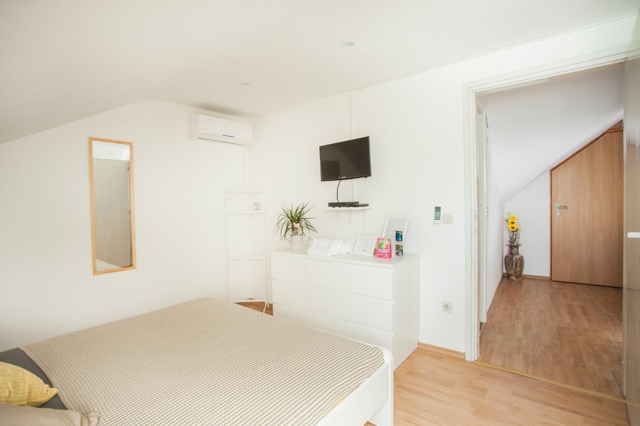 Top-Floor Apartment in Trogir Center Buitenkant foto